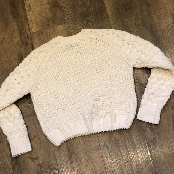 Kendall + Kylie Chunky Cable Knit Sweater - Picture 5 of 7